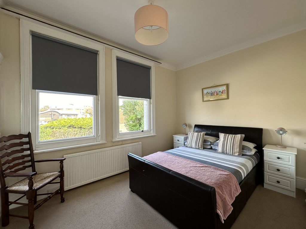 Property photo 3 of 32