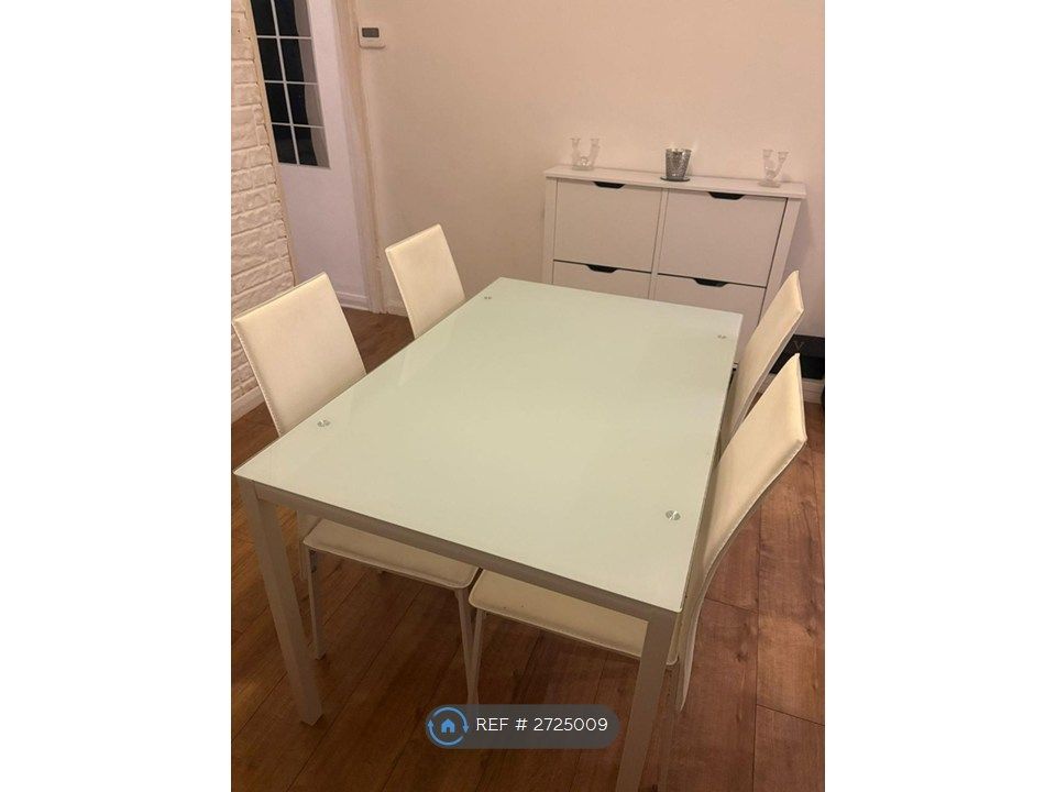 Property photo 3 of 10 Dining Area