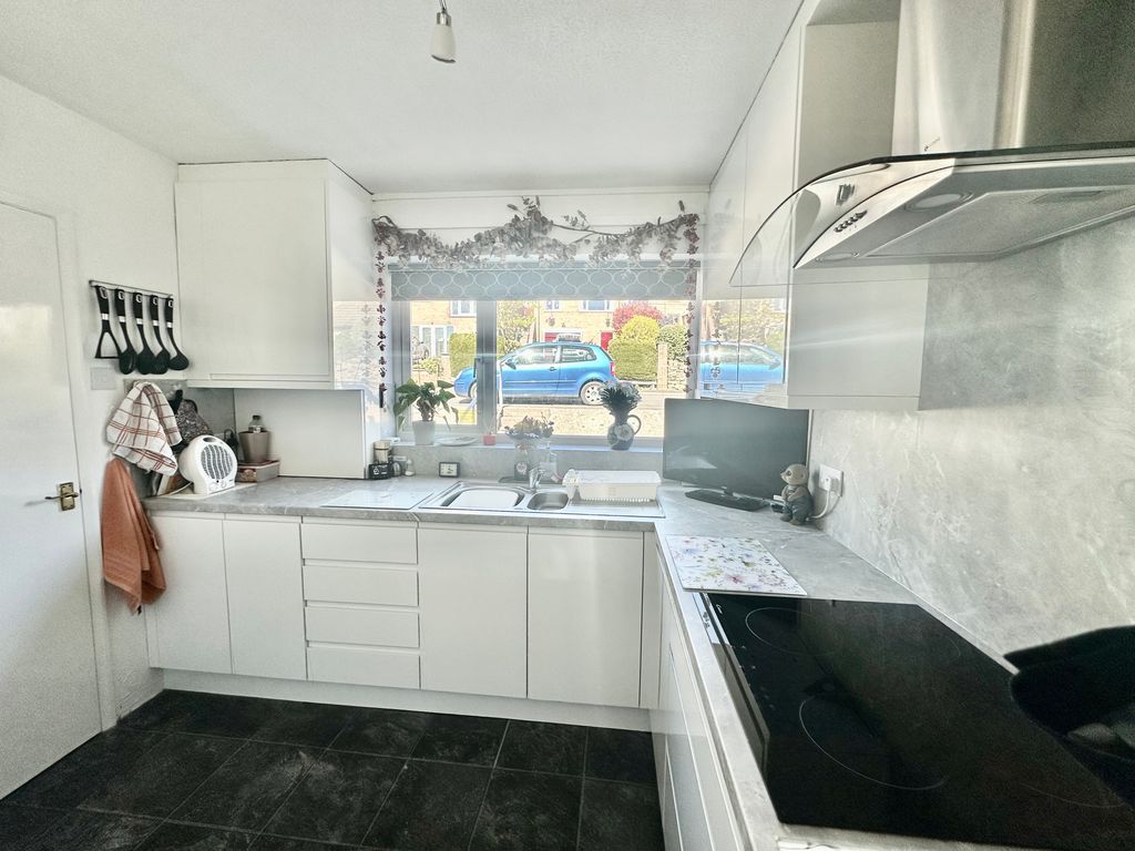 Property photo 3 of 21 Img_5027