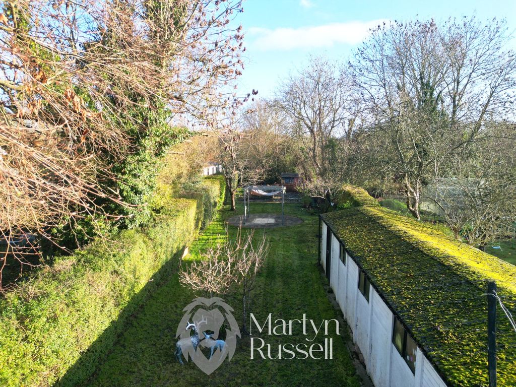 Property photo 2 of 23 4728303