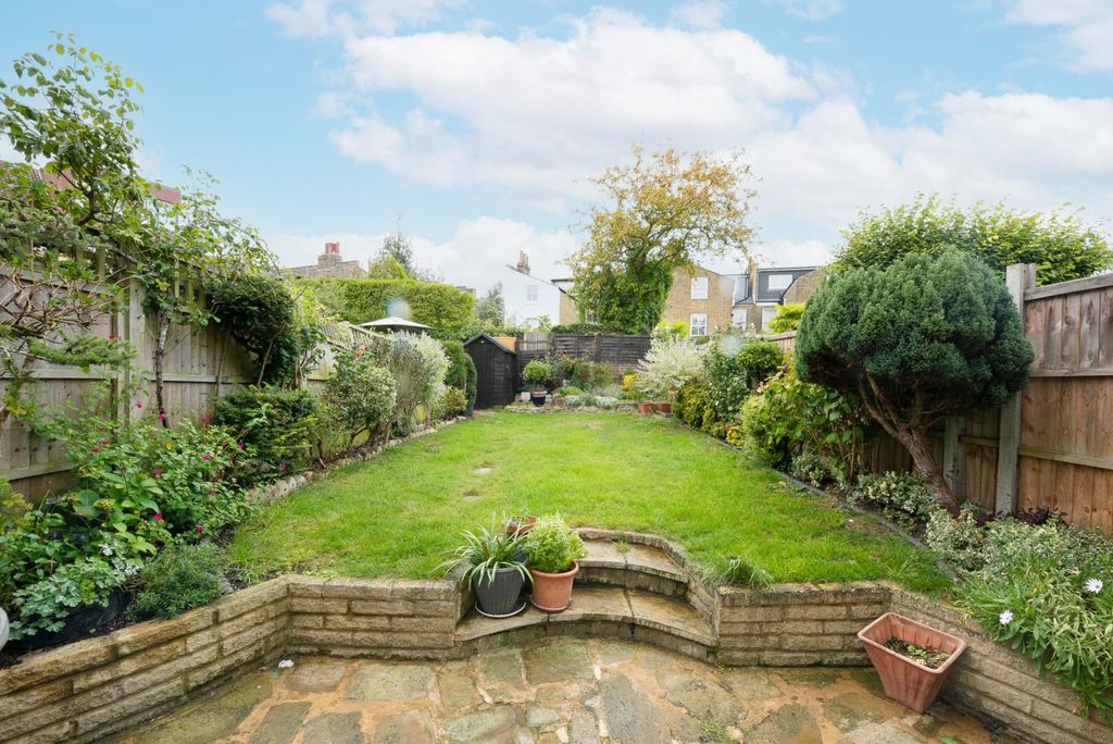 Property photo 2 of 16 Garden