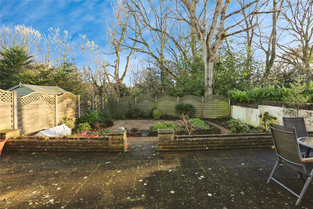 Property photo 2 of 20 Picture No. 23
