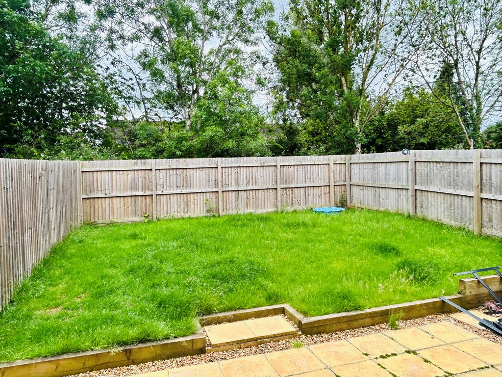 Property photo 2 of 11 Garden