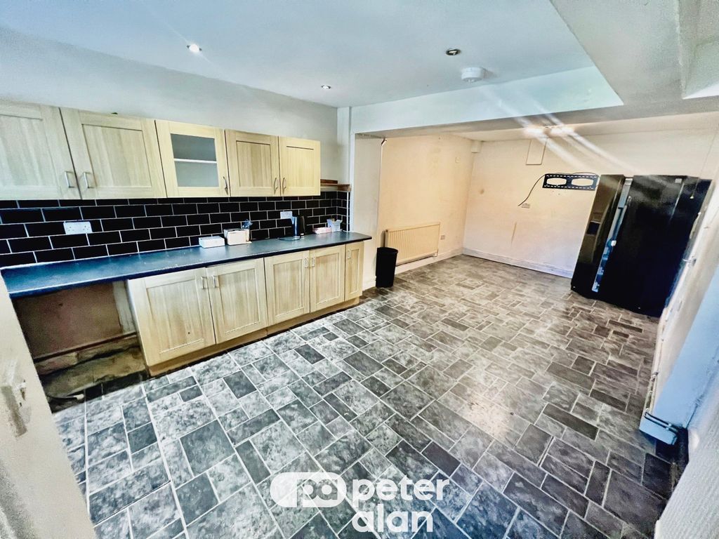 Property photo 2 of 16 Image