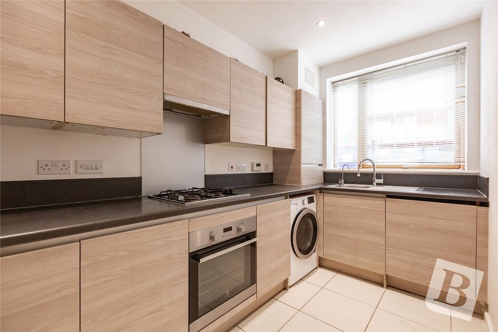 Property photo 2 of 17 Kitchen