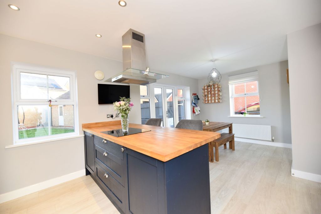 Property photo 3 of 26