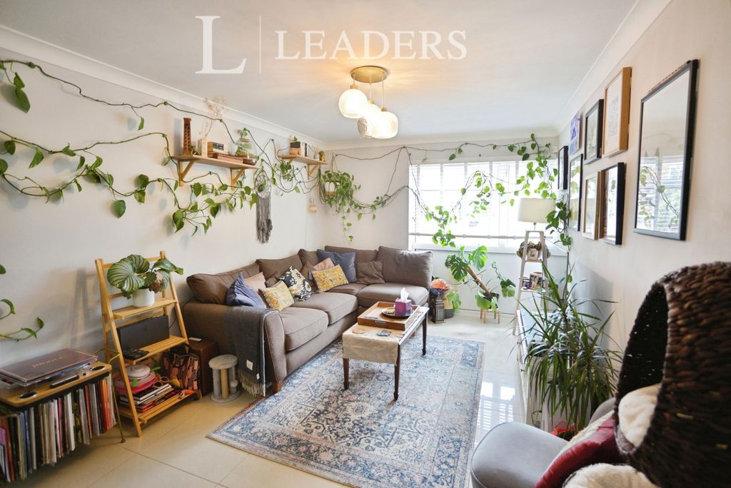 Property photo 3 of 14 Pbox-Img.Jpg