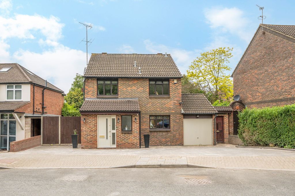 Property photo 1 of 26