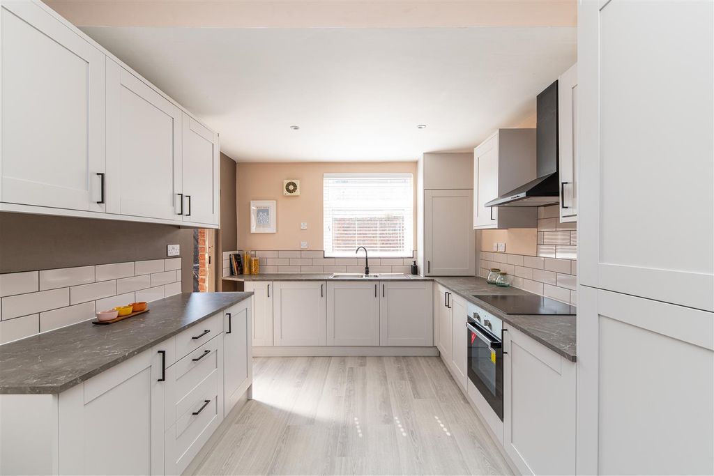 Property photo 2 of 35 Edit-0394.Jpg