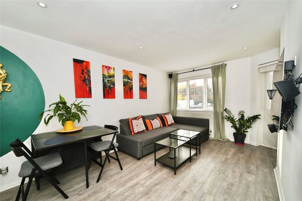 Property photo 3 of 21 Picture No. 11