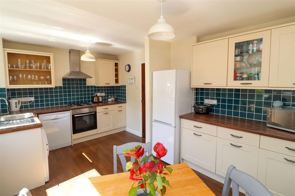 Property photo 2 of 22 Kitchen/Dining Room