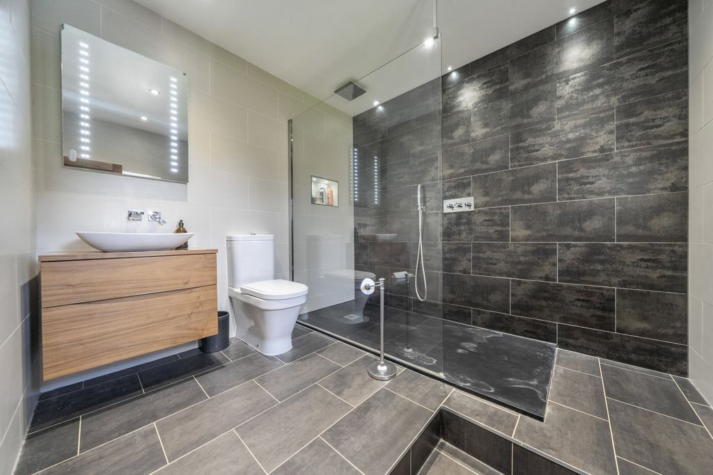 Additional image 19 of 7 bed detached house for saleShirley Church Road, Croydon CR0