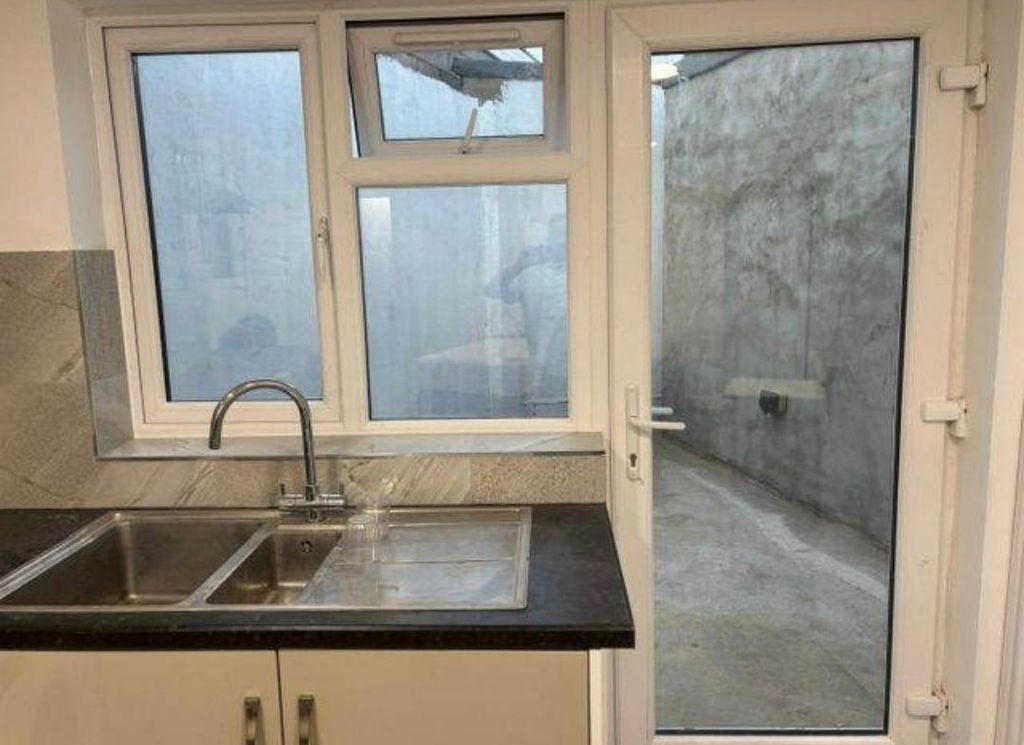 Property photo 2 of 3
