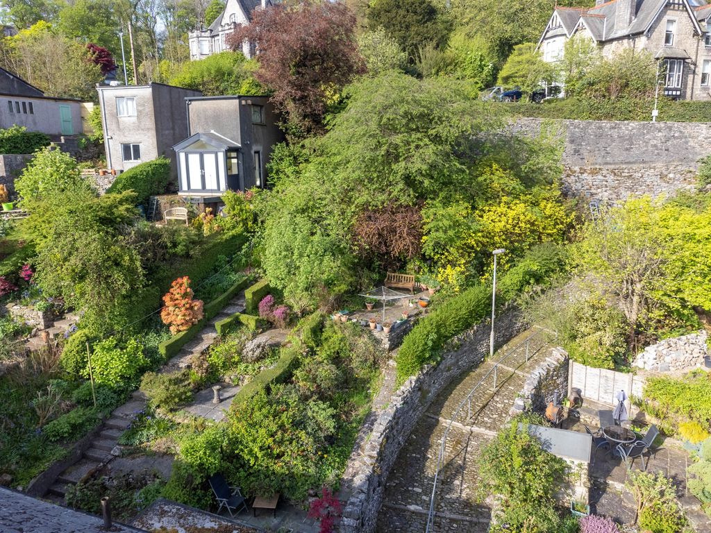 Property photo 2 of 22