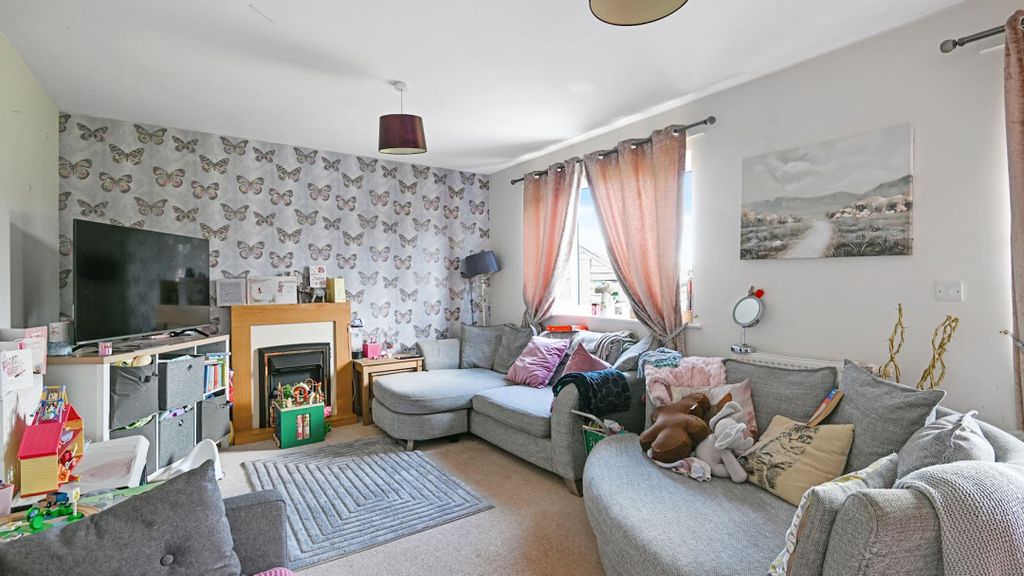 Property photo 2 of 12