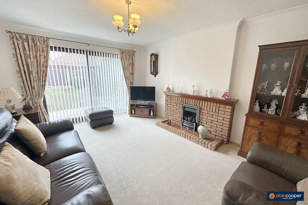 Property photo 2 of 15 4487873