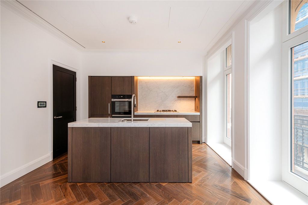 Property photo 1 of 28 Picture No. 06