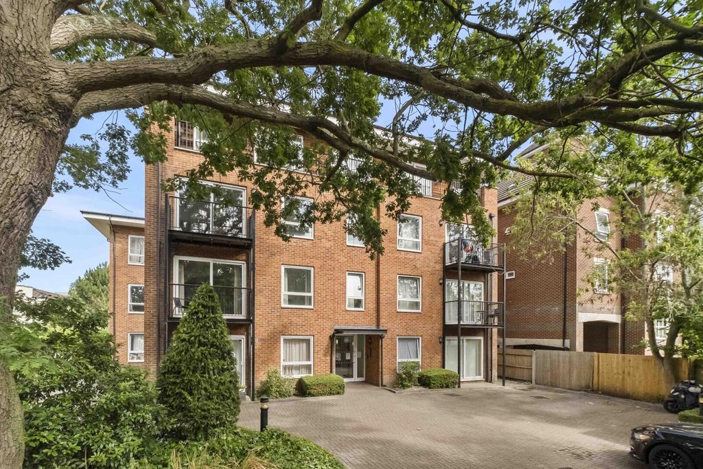 Property photo 3 of 11 Front (Exterior)