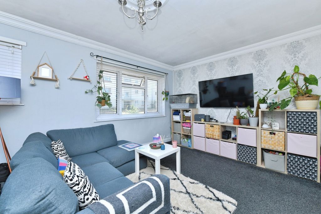 Property photo 2 of 17 Pbox-Img.Jpg