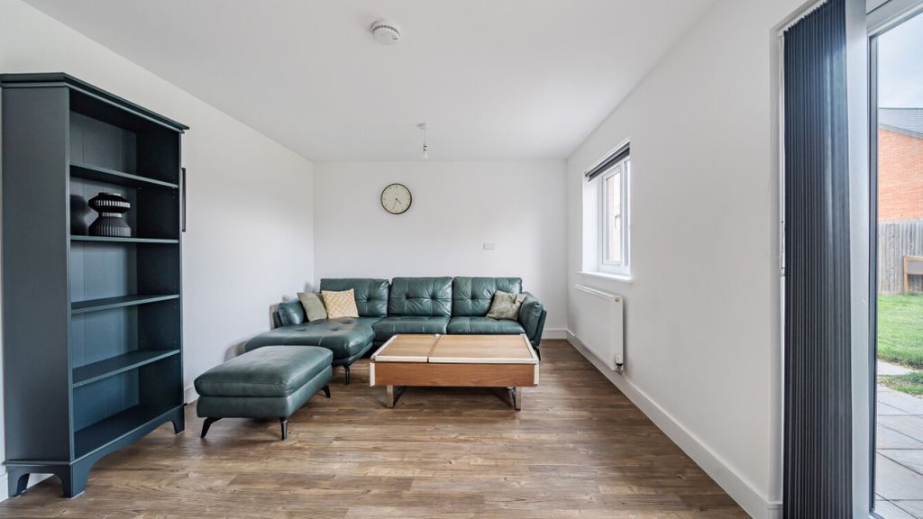 Property photo 2 of 18