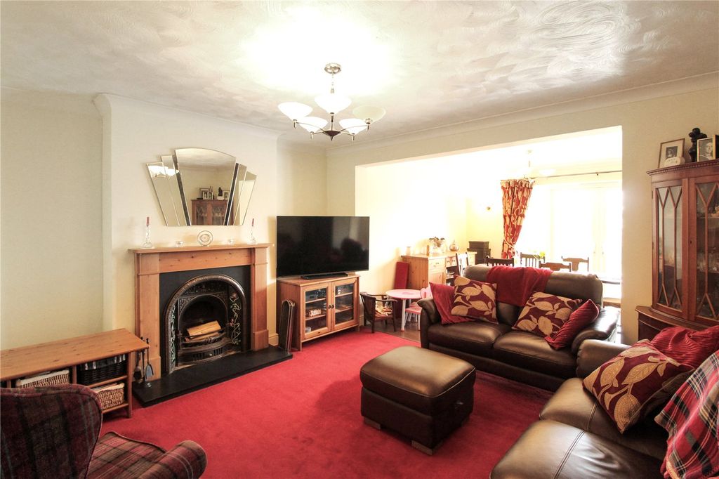 Property photo 2 of 19 Picture No. 12