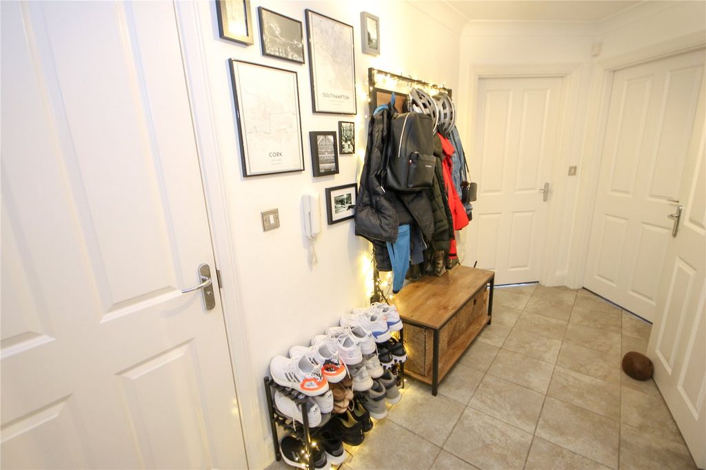 Property photo 3 of 13 Picture No. 10