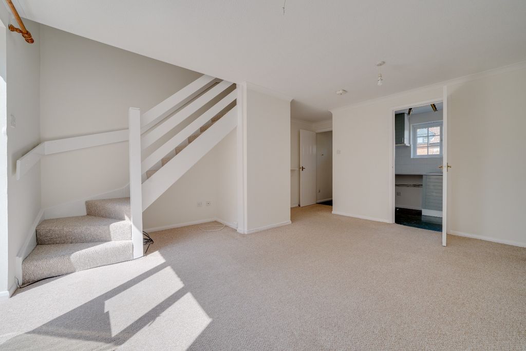 Property photo 2 of 9 4288533