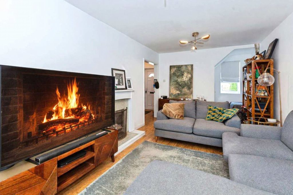 Property photo 3 of 23 Living Room