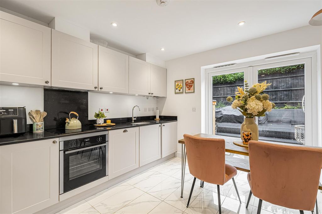 Property photo 2 of 19 3_63052.Jpg