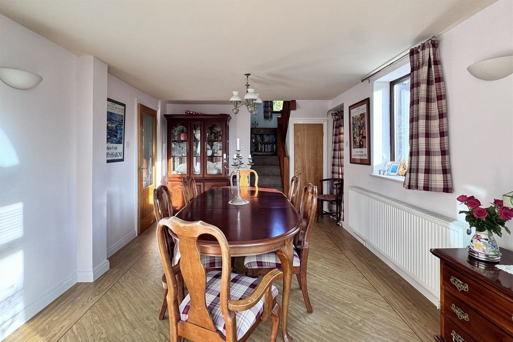 Additional image 11 of 5 bed detached house for saleHaywards Close, Glossop SK13