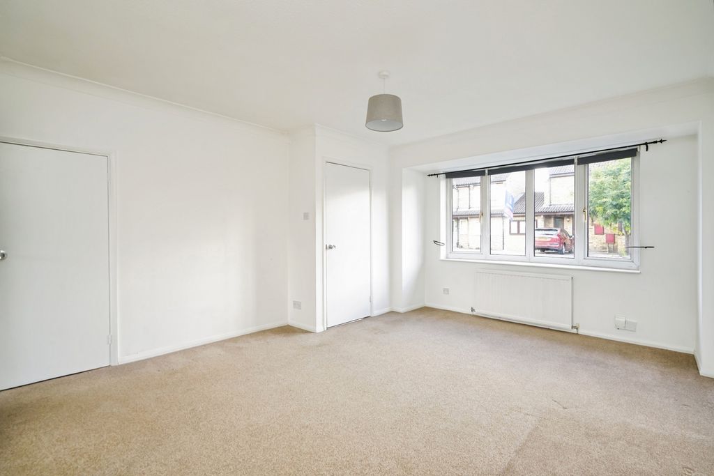 Property photo 3 of 17 Photo