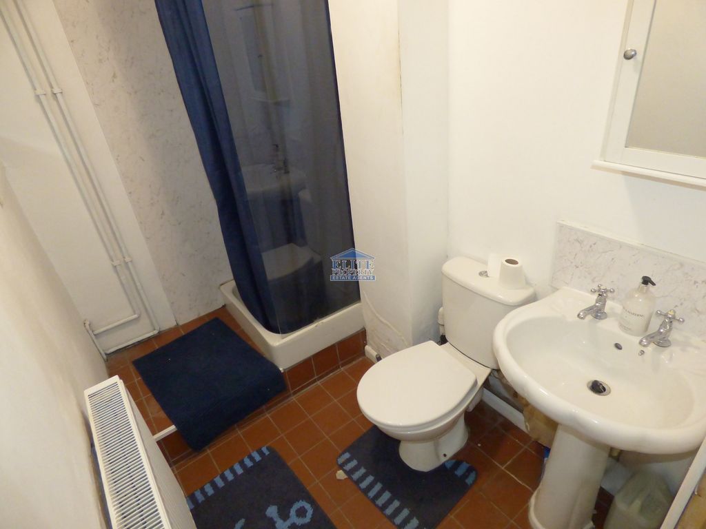 Property photo 3 of 12 Shower Room