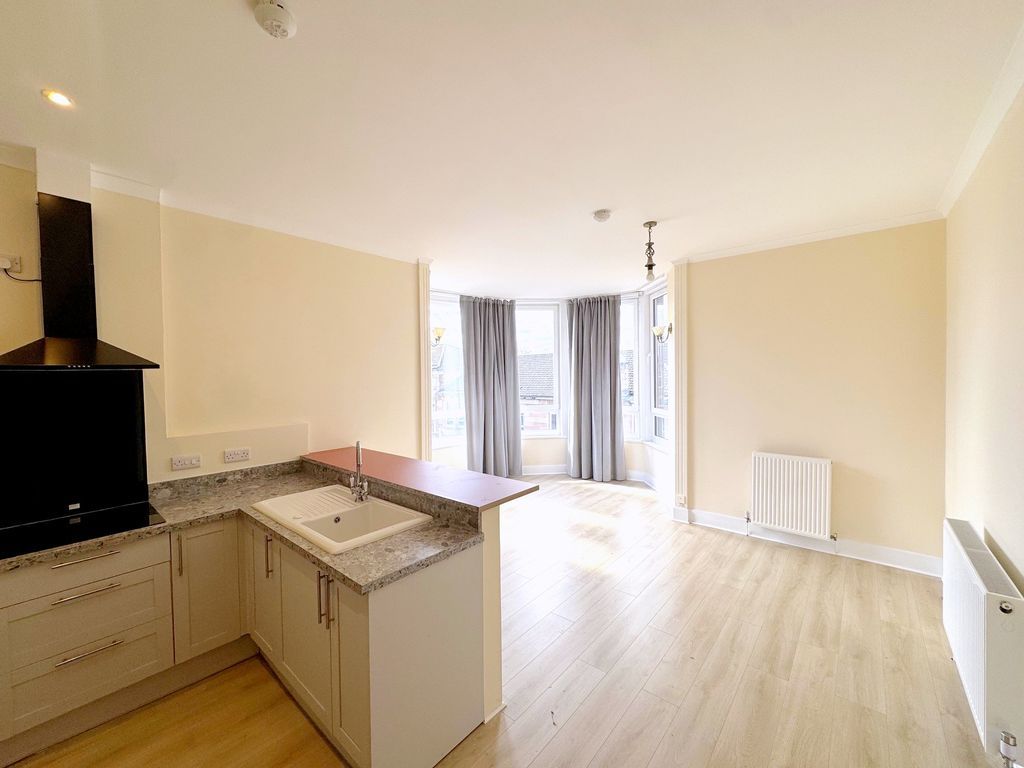 Property photo 2 of 7 Photo 4