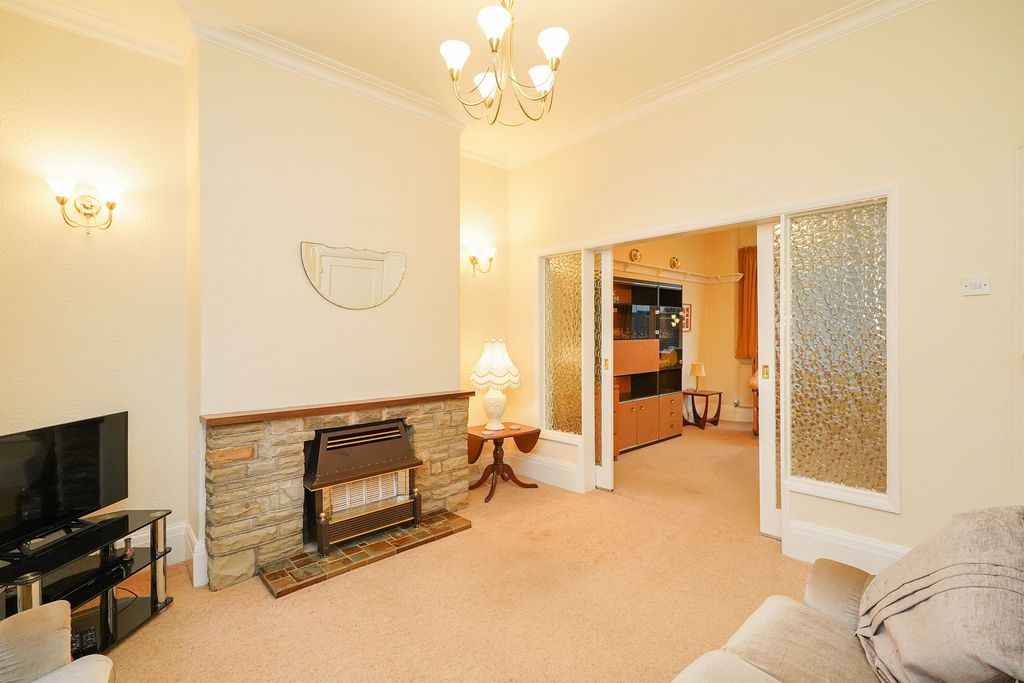 Property photo 2 of 23