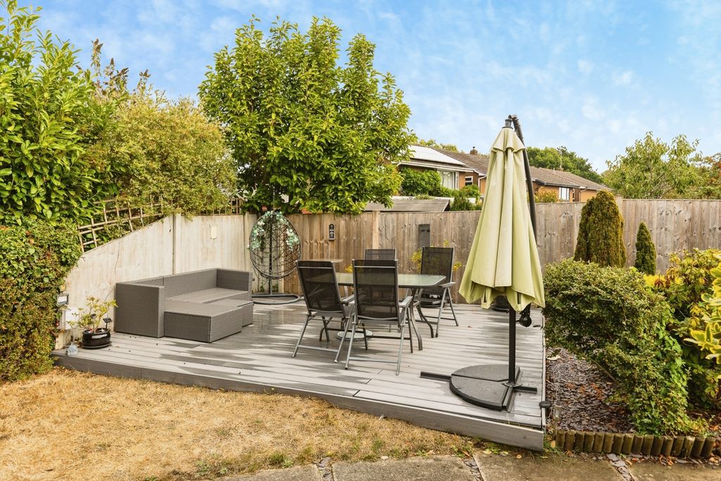 Property photo 3 of 19 Decking