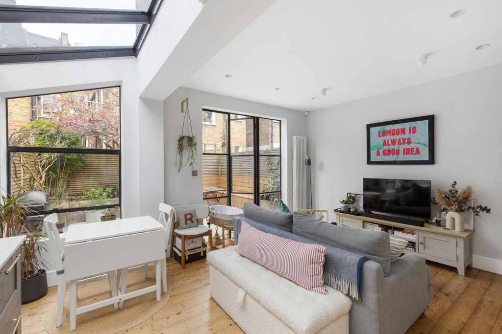 Property photo 2 of 17