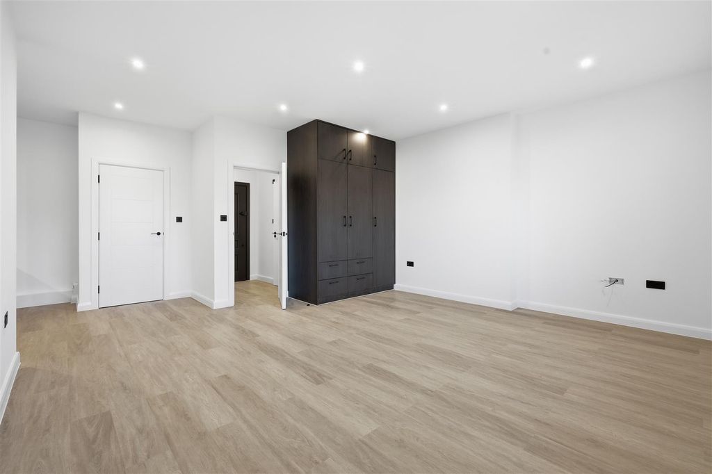 Property photo 3 of 7 003_Img_7584.Jpg