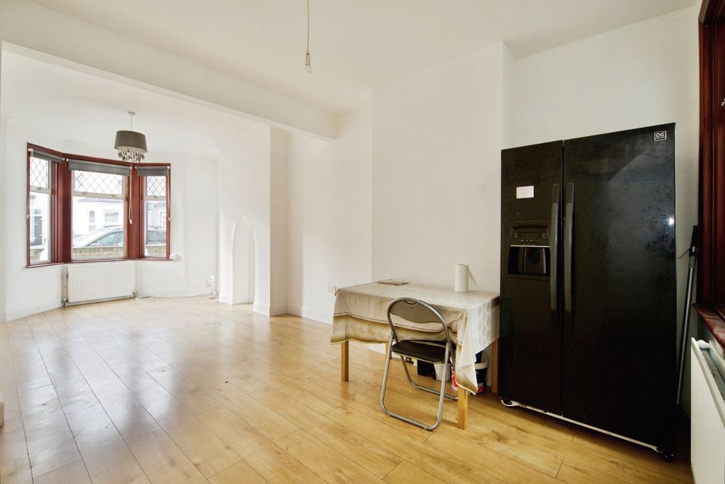 Property photo 3 of 12 Pbox-Img.Jpg