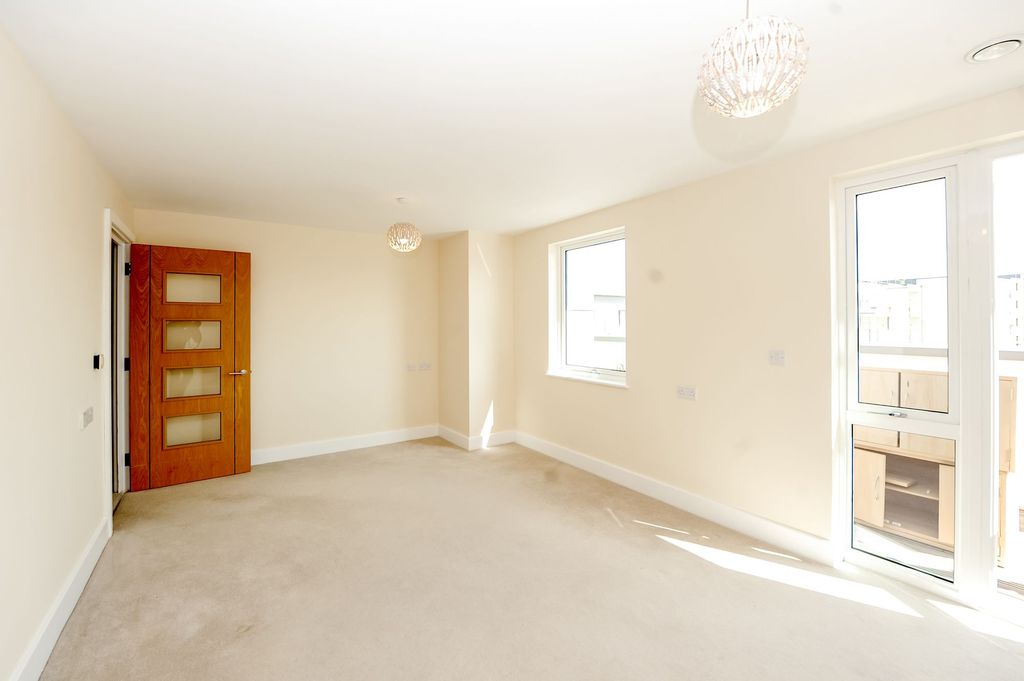 Property photo 3 of 18