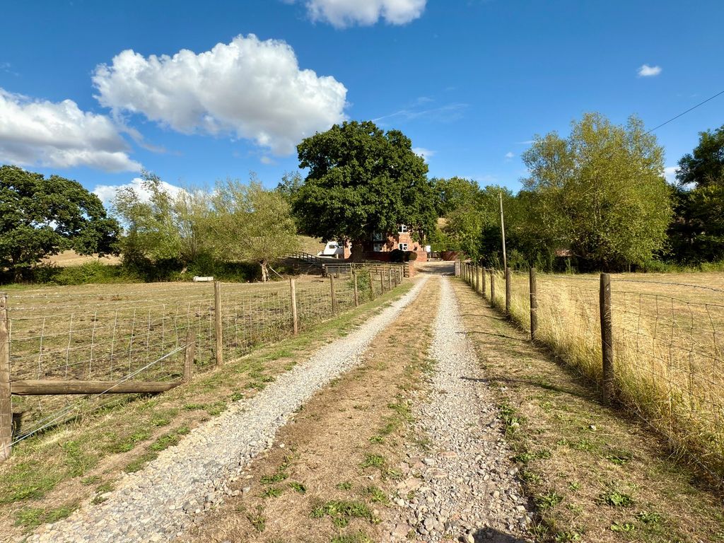 Property photo 3 of 27