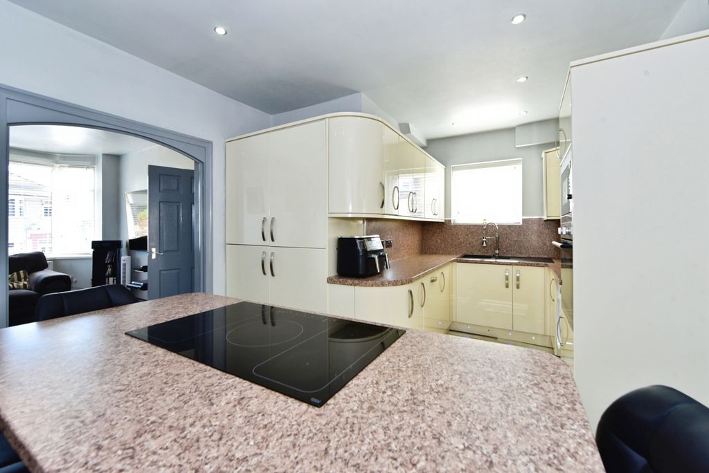 Property photo 2 of 18 Pbox-Img.Jpg