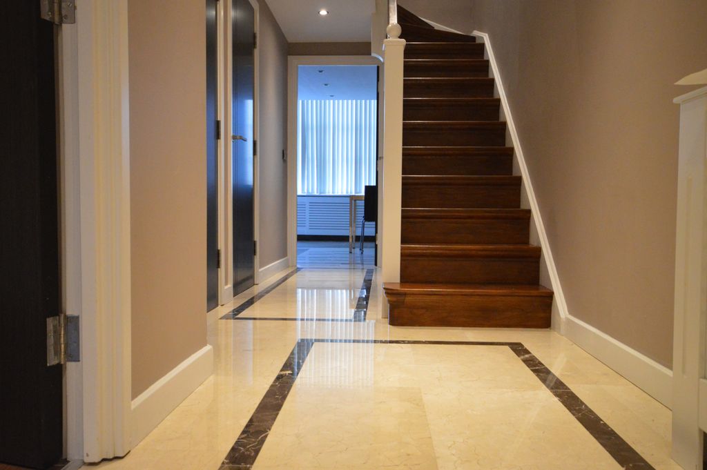 Property photo 3 of 7 Gallery