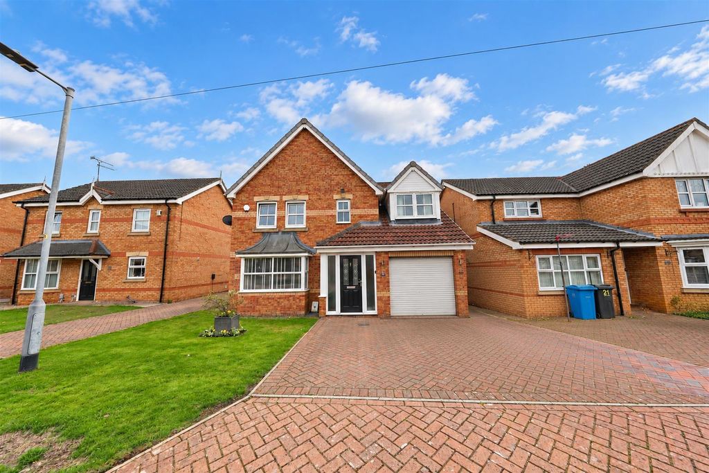 Property photo 1 of 32