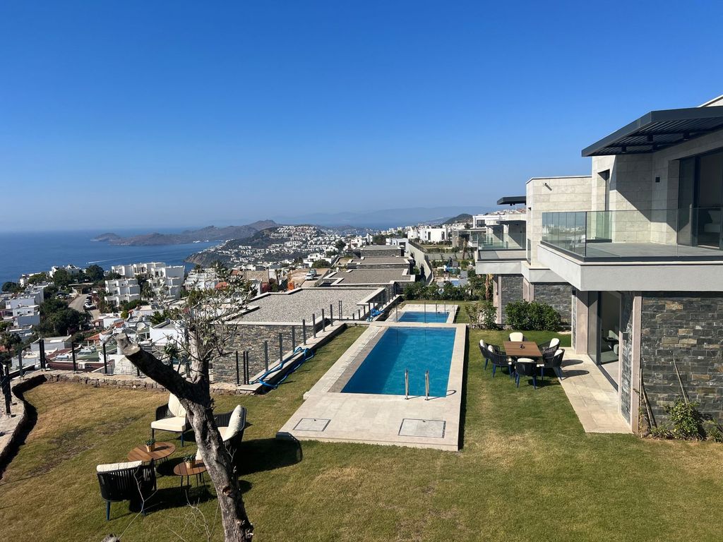 Property photo 2 of 19 Enticing Luxury Villas In Bodrum For Sale - Stunning Villa, Private Pool And Sea Views