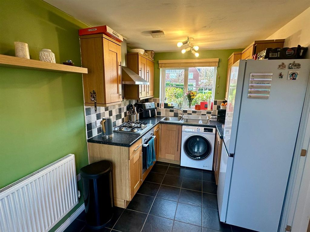 Property photo 3 of 16