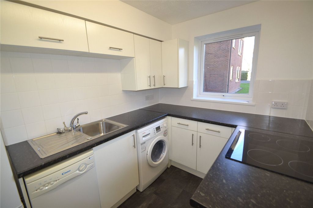 Property photo 3 of 6 Kitchen