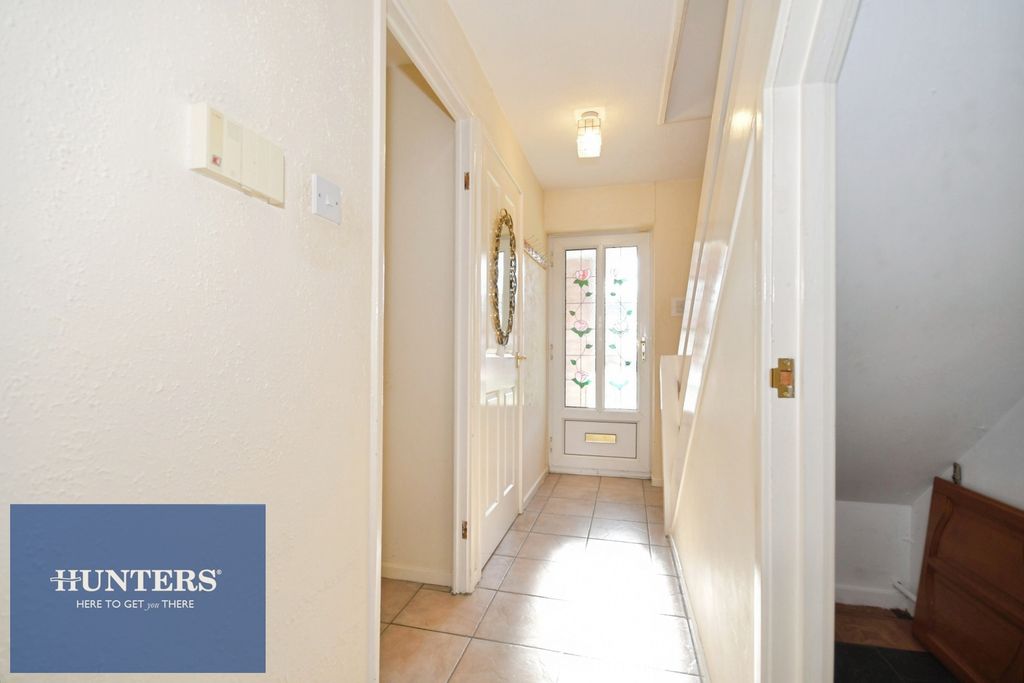 Property photo 2 of 14 Hall