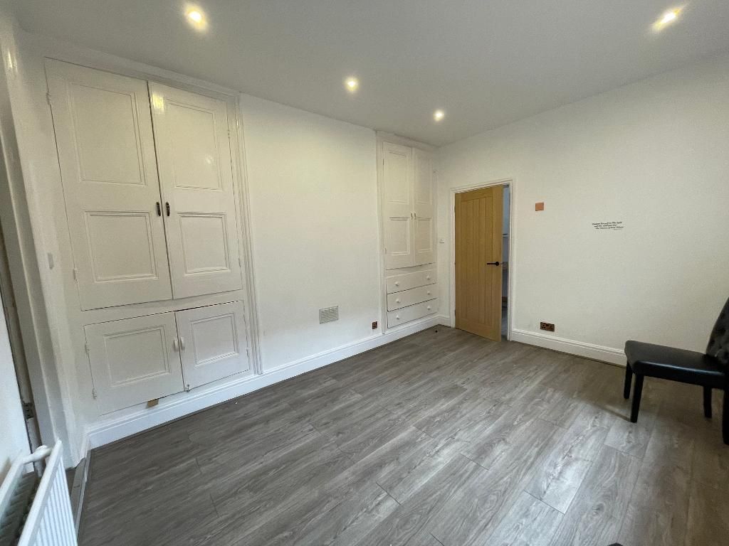 Property photo 3 of 10 Dining Room