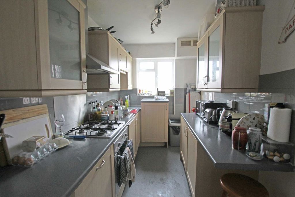 Property photo 3 of 5