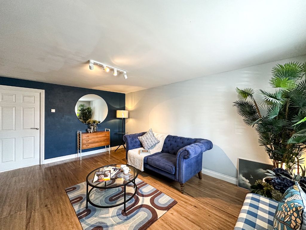 Property photo 3 of 22 4918189